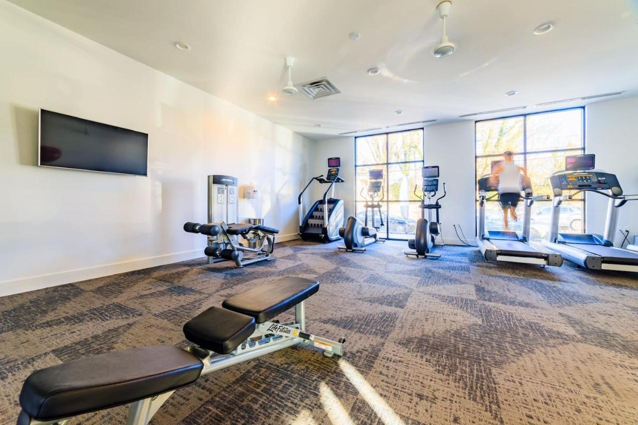 Апартаменты Carytown Living With *Pool And Gym* Ричмонд Экстерьер фото