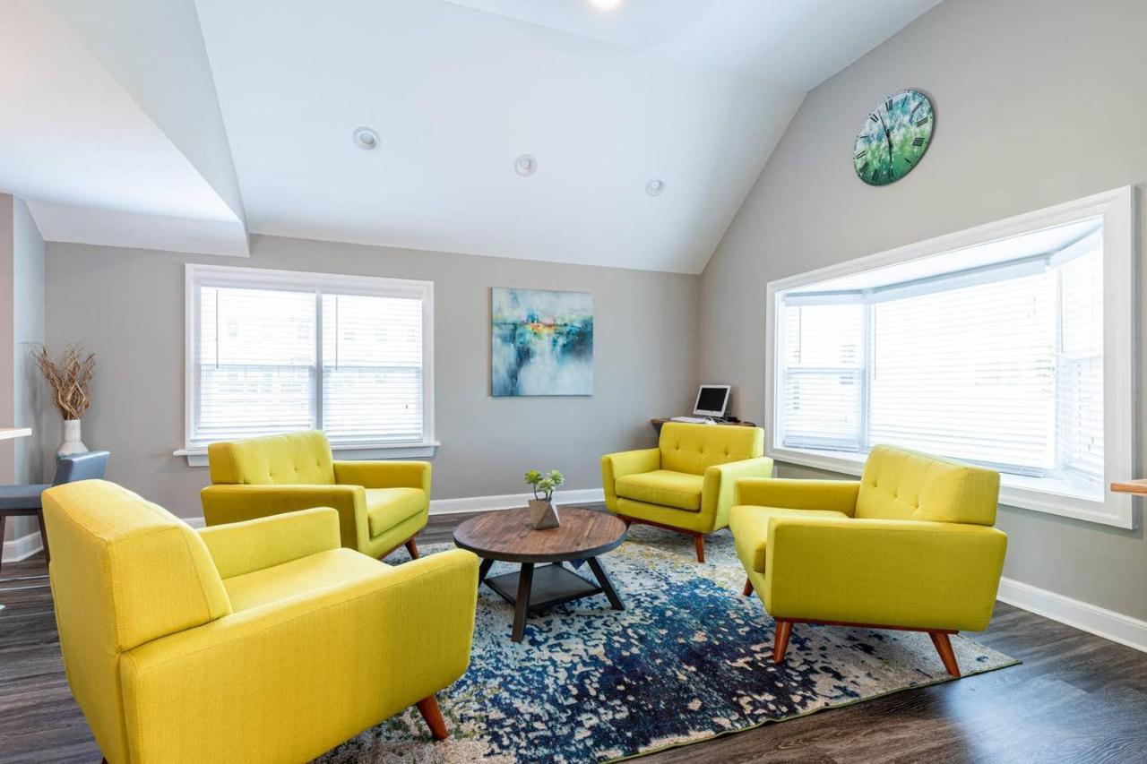 Апартаменты Carytown Living With *Pool And Gym* Ричмонд Экстерьер фото